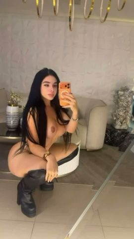 Emily Muñeton