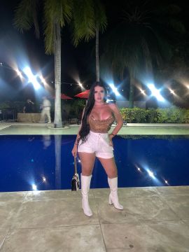 Emily Muñeton