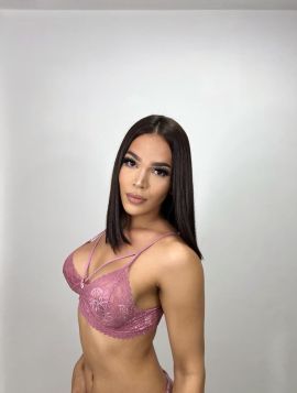 Mia Montesinos