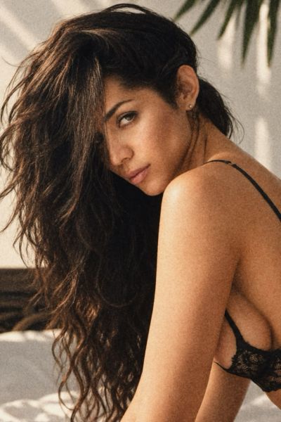 Hola, soy Malena (instagram: https://www.instagram.com/malenasx para ver mas fotos y demás contenido).  Si estas leyendo esto es por q estas en el perfil correcto. Estoy ubicada en Nuñez en un lindo departamento cómodo y discreto donde podemos dar rienda suelta a todas tus fantasías. No pongo fotos de mi cara por preservar mi privacidad, si te animas a hablarme intercambiamos fotos sin ningún problema, y depende de eso espero tener una cita contigo. Lee los comentarios en mi perfil y comprueba lo que pocos ya conocen.
Mis aranceles son altos, solo para caballeros solventes y mi servicio es el mejor. 
NO atiendo parejas.
NO atiendo llamadas de números privados. 
NO atiendo mujeres. 
NO trabajo de noche. 
NO consumo drogas. 
NO negocio mis aranceles y  me reservo el derecho de admisión.
Te espero impaciente 
XOXO