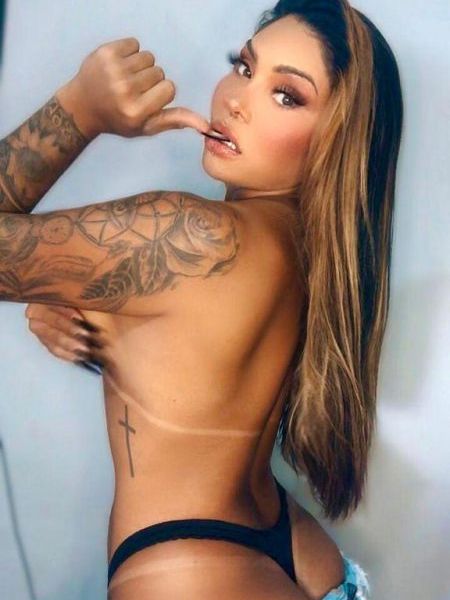 Acompanhantes Trans Carolina Lima em Santos