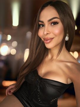 Monica Deluxe
