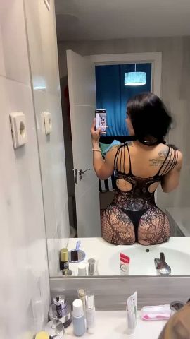 Shanell Xl