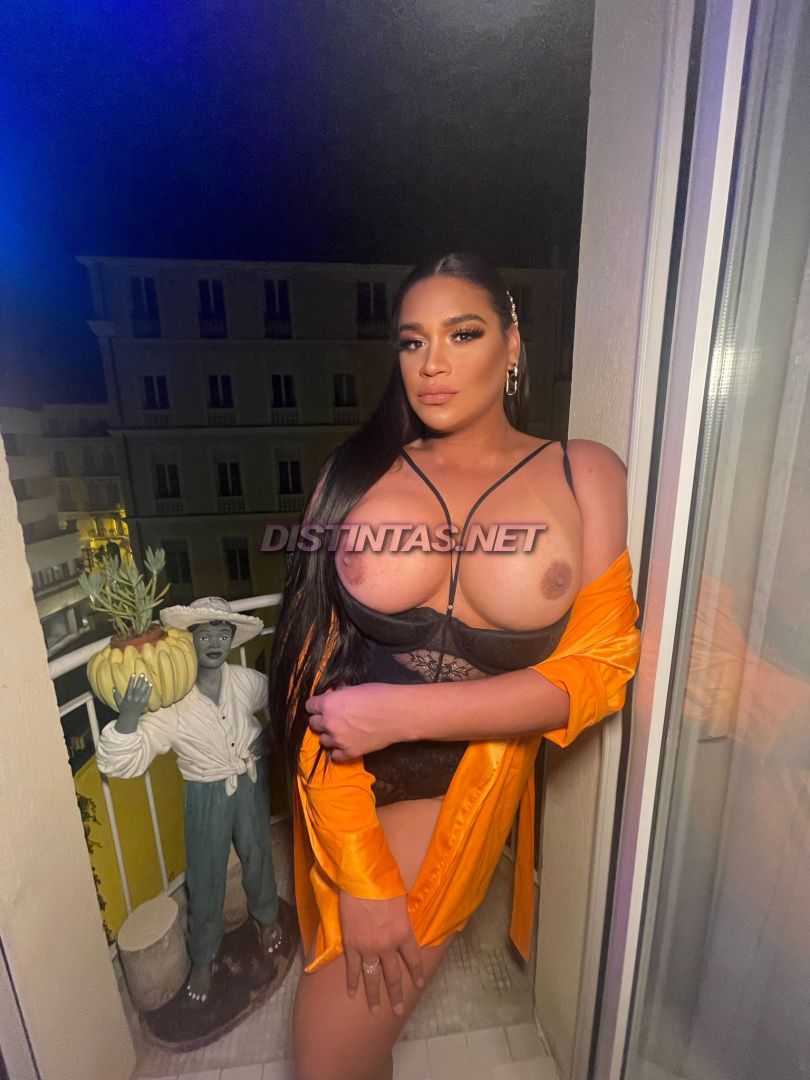 TS Melissa xxxl sexy