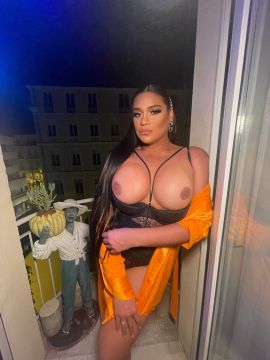 TS Melissa xxxl sexy