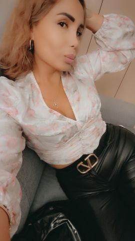Nadia ts