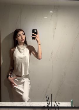 Chloe A