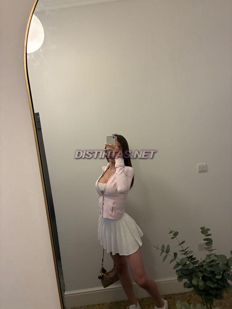 Chloe A