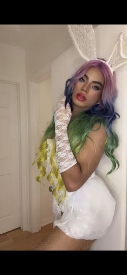 Lola Red