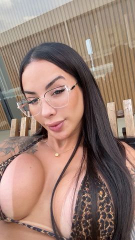 Julia Azevedo