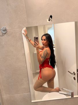 Julia Azevedo