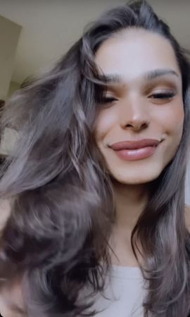 Viktoria Boneca