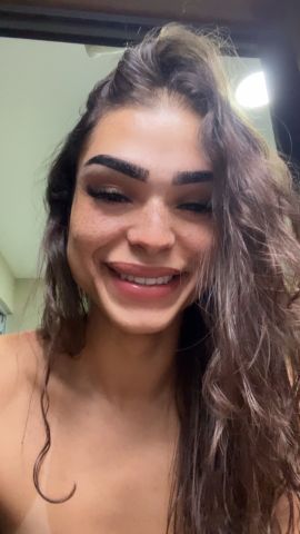 Viktoria Boneca