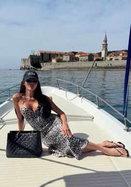 Luscious Georgina