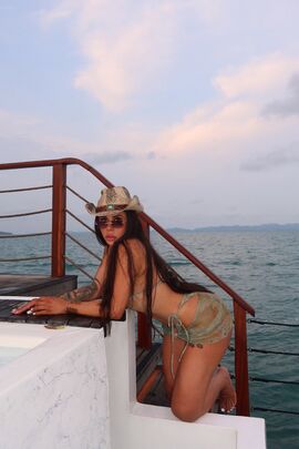 Ariana XXL