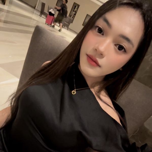 I am your obsession babe im offering realsex and camshow 💦 Wanna see me selfsuck? And see me naked while im playing my hard cock and ball? Just drop me a message babe! 😋 Im available on WhatsApp and Snapchat see you! 🫶🏻