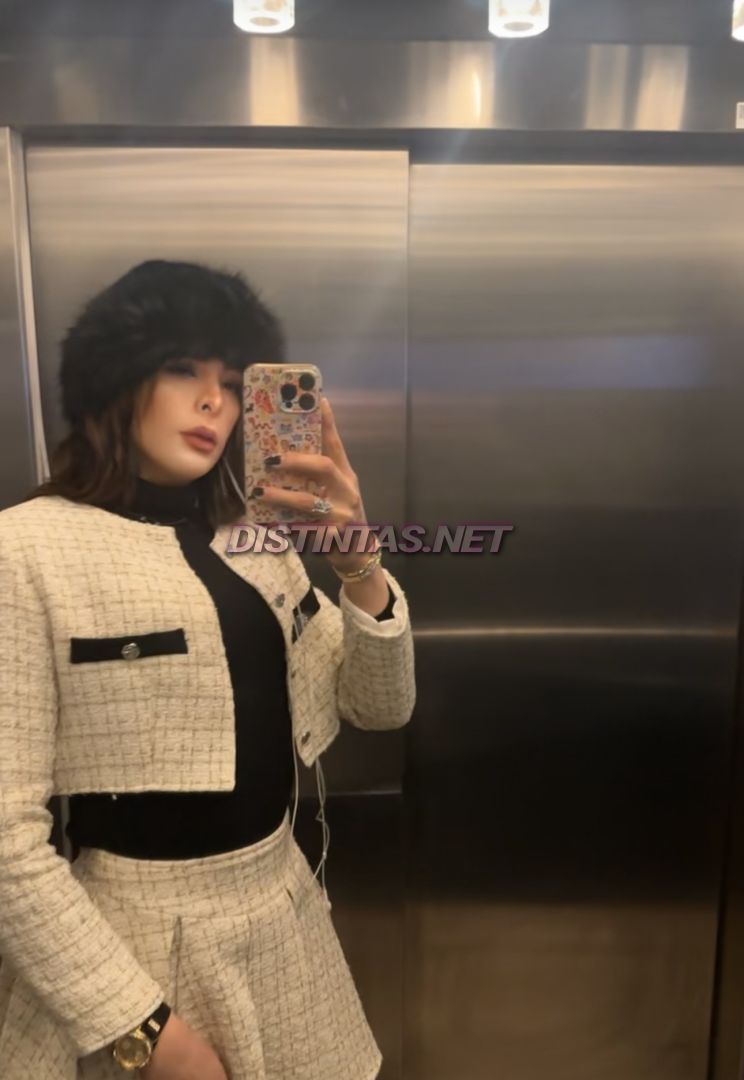 Amelia TS XXL