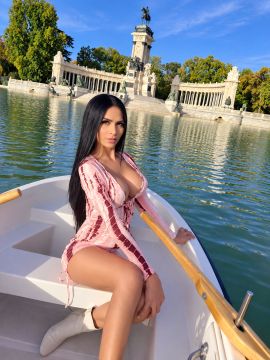 Andrea Val