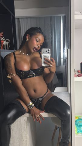 Jasmine Fox 