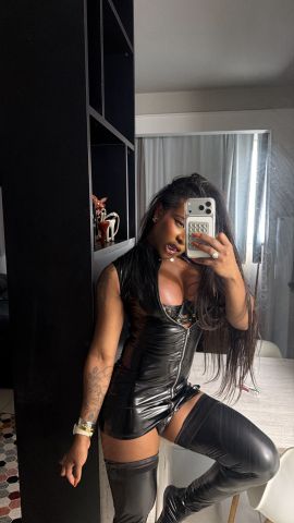 Jasmine Fox 
