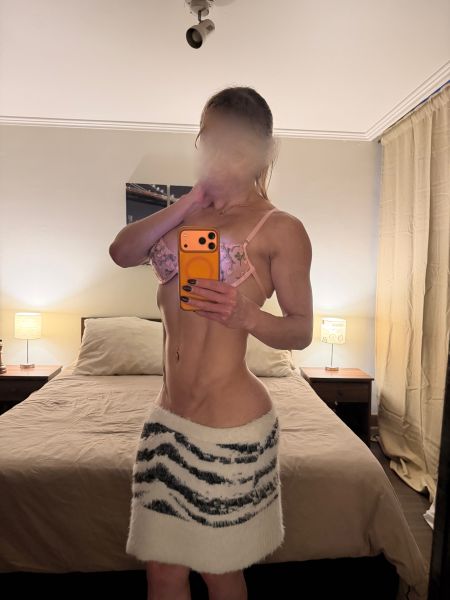 Hola, me llamo Thaliana y soy una chica trans muy divertida.

Tengo una personalidad muy amigable y me encanta conocer gente nueva.

Además soy la mujer ideal para alegrarte el día y pasar los ratos más agradables. 

En mi tiempo libre me gusta cuidarme y voy al gimnasio con frecuencia, de esta manera consigo mantenerme en forma.

De vez en cuando me gusta quedarme en casa y disfrutar de una buena lectura, aunque por las noches me pierde salir y disfrutar de una buena fiesta

Te propongo conocernos y que compartamos juntos alguna de estas actividades.

Estoy segura de que disfrutaremos mucho, atrévete y contáctame.
