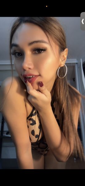 ¡Hola! 

Soy Danitza Vivanco, una chica trans bella y muy femenina. 

La feminidad es una parte importante de mi identidad y me enorgullezco de ser auténtica en cada aspecto de mi vida... ¡y en cada momento sugerente que compartamos! 😉💖

Mi cariño y calidez son cualidades que me caracterizan, siempre dispuesta a brindar afecto y comprensión a quienes me rodean... ¡y a encender la pasión con solo una mirada! 

Disfruto de la diversión y las risas, siempre buscando sacar lo mejor de cada momento... ¡especialmente los que se tornan más picantes! ✨

Como una amante de la vida, me encanta explorar nuevos lugares y vivir aventuras emocionantes... 

¿Te atreves a ser mi compañero en este viaje sexy? 

Si buscas una compañía cariñosa, auténtica y divertida, no dudes en conocerme.

¡Permíteme ser esa luz en tu vida y compartamos instantes llenos de amor, felicidad y mucho más! 🔥📞


Puedes encontrarme en mis redes sociales como :

Instagram Danitavs25

Twitter DanitaPeru 

Onlyfans: https://onlyfans.com/danitatrans