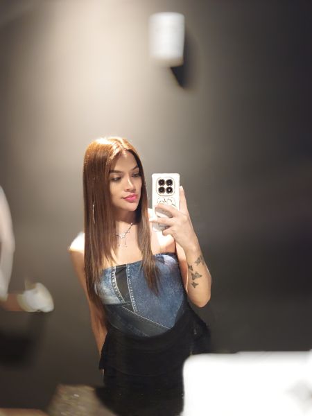 Hola♥️ soy luciana soy una chica trans muy femenina divertida mente abierta dispuesta a pasarla bien 
 mido1.65 peso 60kg 
Soy una chica sumisa apasionada 🔥 sexy 100% pasiva 
Mis servicios es trato de pareja podrás acariciar besar todo mi cuerpo completamente desnuda atención (sin apuros ) lugar de atención en mi departamento en lince también hago salidas a hoteles y departamentos más detalles al privado 
Sigueme en📱Instagram luciana08226