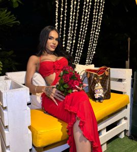 Nicole Hot