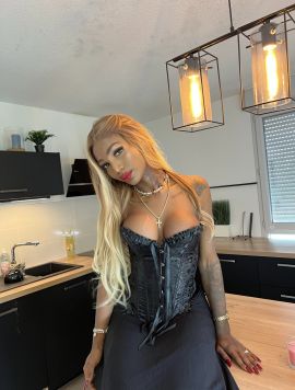 Liz Ebonny