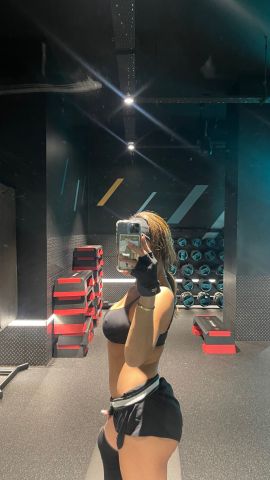 Thays Petite