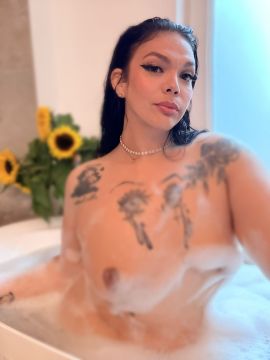 Gaby Hot