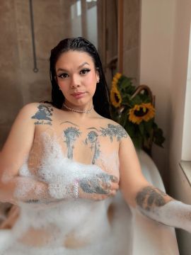Gaby Hot