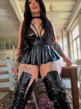 Gaby Hot