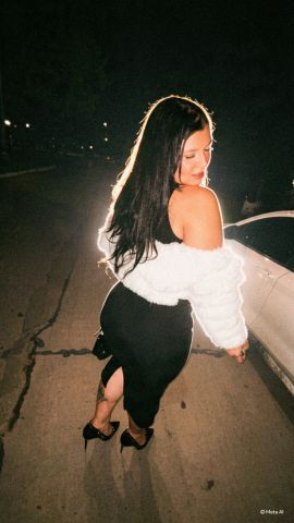 Cami Hot