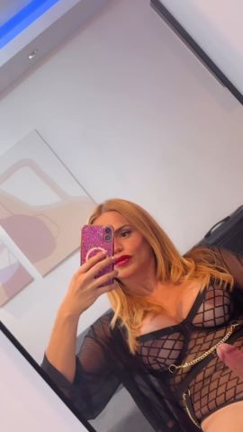 Kauanny Close