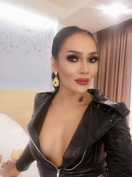 Sexy nayomie