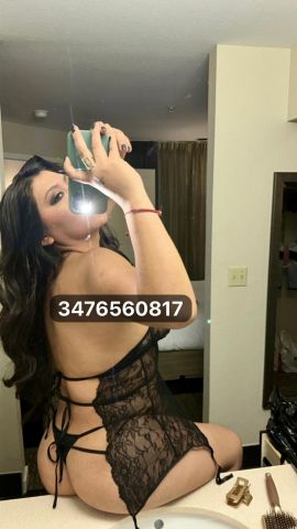 Brunette Rebecca 