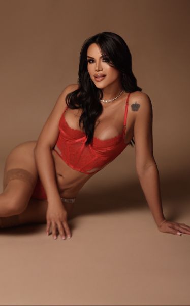 ¡Hola! 

Soy una mujer trans femenina que te cautivará con belleza y un encanto que es solo el comienzo 😉💖

Conmigo descubrirás mucho más que una cara bonita: carisma, cercanía y una disposición total para compartir momentos especiales contigo 🔥🌹

Mi especialidad es crear veladas inolvidables para disfrutar juntos 😏✨

Desde una cena romántica en un restaurante elegante 🥂 hasta una aventura con vistas en una terraza 🌃, siempre busco la manera de hacer que cada instante sea único y especial 💖

Mi objetivo es brindarte una experiencia maravillosa y significativa, donde la diversión y el encanto sean la esencia de cada encuentro 🎉💋

Si anhelas compartir momentos inolvidables y crear una conexión especial, ¡no dudes en contactarme! 📞🔥

Estoy lista para que entre nosotros surja una química increíble y lo pasemos de maravilla 😉😘 

¡Te espero!