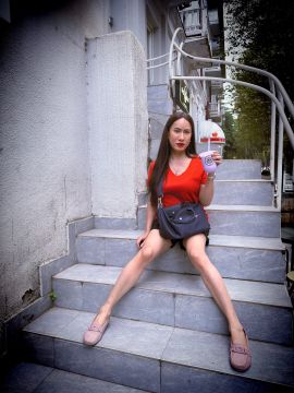 Cherry Lee