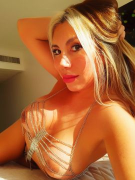 Luly Hot