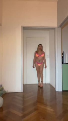 Luly Hot