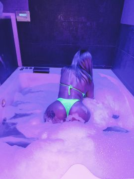 Luly Hot
