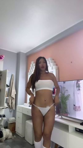 Kylie Hot