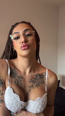 Anna Luxx
