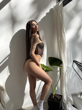 Anna Luxx