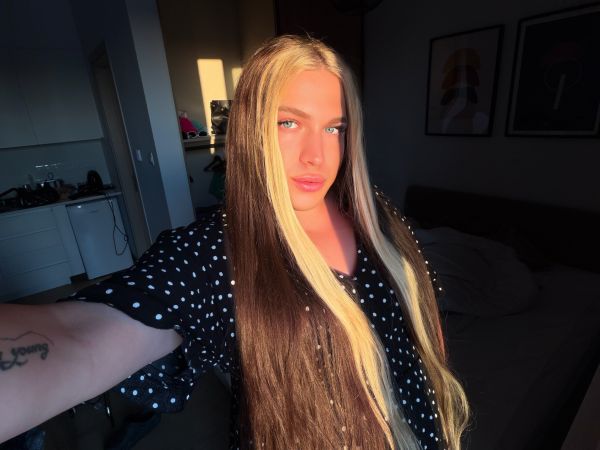 💖 Hi, my name is Dasha, and I'm a friendly, cheerful, and fun trans woman. With me, you'll enjoy incredible moments that will completely help you disconnect from your routine.

I'm here to share my positive energy with you and give you unforgettable experiences 💋🌸✨

The night inspires me, the rhythm liberates me, and fun is guaranteed 💃🎶💫

✈️ One of my greatest passions is traveling to the most breathtaking places in the world.

Exploring new cultures and letting myself be surprised is what fills my soul 🌍👜🌺

📲 Call me; you'll see how much you'll love the experience.

I can't wait to meet you and experience something magical with you 😘🌹💖Привет, я Даша 😈
Страстная, ухоженная и обожаю играть с желаниями. Моё тело создано для удовольствия — мягкая кожа, аппетитные формы и жадные губы. Люблю, когда мужчина умеет брать инициативу… но не боюсь взять её сама.

Я и актив, и пассив — всё зависит от того, кто рядом. Могу быть покорной кошечкой, мурчащей под твоими руками, а могу — той, кто заставит тебя потерять контроль.

Чистота, аромат, ухоженность — для меня святое. Я люблю, когда всё красиво: свет, кожа, дыхание, касания. Когда страсть рождается не из спешки, а из предвкушения.

Если хочешь ночь, после которой будет трудно забыть — просто напиши мне. Я знаю, как довести до мурашек. 💋