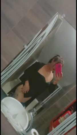 Samantha Row