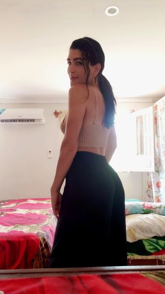 Holi tengo 25 años soy versatil y muy complaciente en todo tipo de cuestiones sexuales 