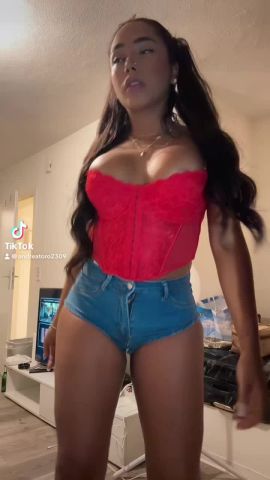 Andrea Toro