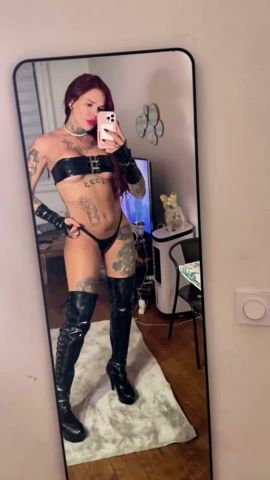 Clara Dominatrix